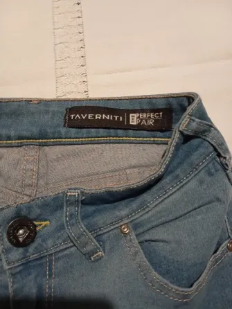 Pantalon, jean elastizado. Tiro alto. IMPECABLE Floresta