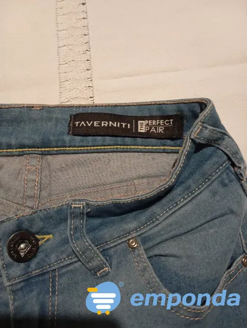 Pantalon, jean elastizado. Tiro alto. IMPECABLE Floresta - imagen 5