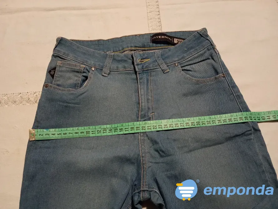 Pantalon, jean elastizado. Tiro alto. IMPECABLE Floresta - imagen 2