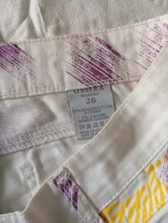 Pantalon elastizado semi chupin, tiro super bajo. IMPECABLE Floresta