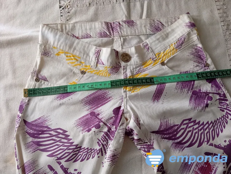 Pantalon elastizado semi chupin, tiro super bajo. IMPECABLE Floresta - imagen 3