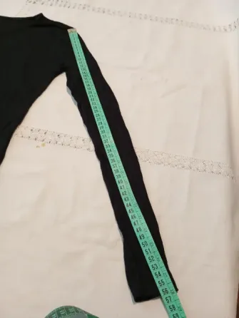 Camiseta, remera manga larga negra Floresta