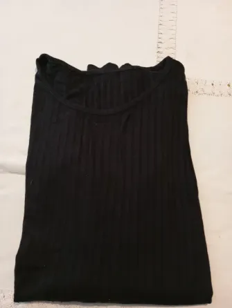 Camiseta, remera manga larga negra Floresta