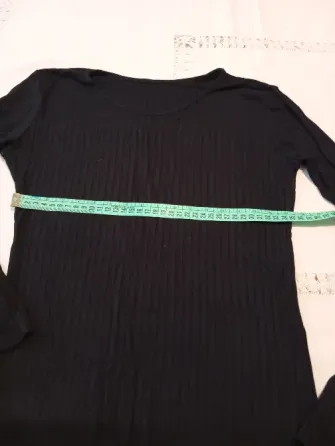 Camiseta, remera manga larga negra Floresta