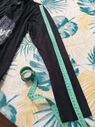 Remera manga larga con lentejuelas. IMPECABLE Floresta