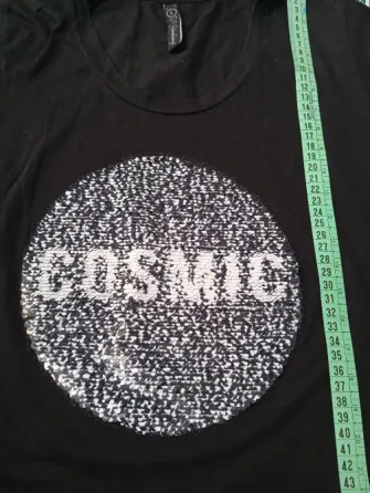 Remera manga larga con lentejuelas. IMPECABLE Floresta