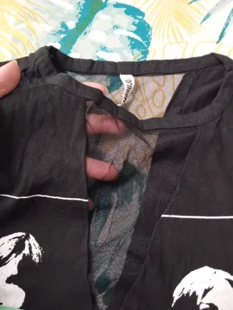 Musculosa rockera Floresta