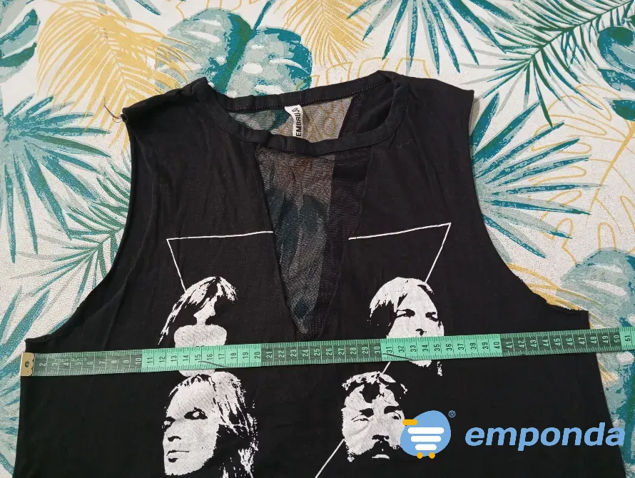 Musculosa rockera Floresta - imagen 2