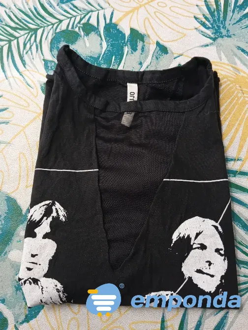 Musculosa rockera Floresta - imagen 4