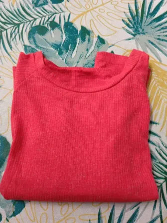 Sweater manga 3/4 ancha. (Nuevo s/etiq) Floresta