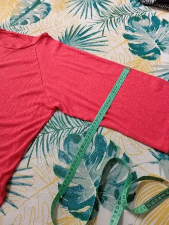 Sweater manga 3/4 ancha. (Nuevo s/etiq) Floresta