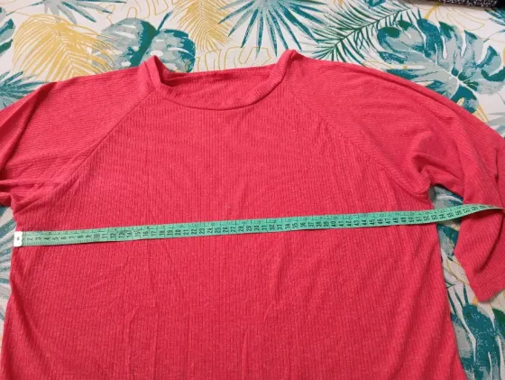 Sweater manga 3/4 ancha. (Nuevo s/etiq) Floresta