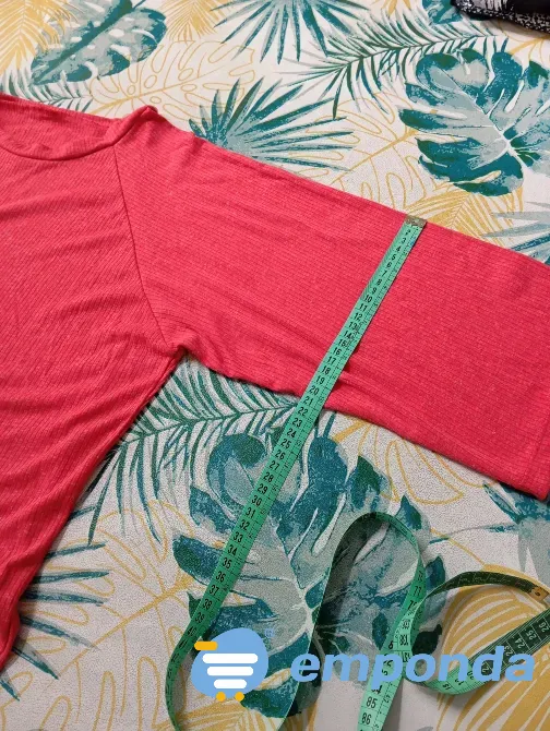 Sweater manga 3/4 ancha. (Nuevo s/etiq) Floresta - imagen 3