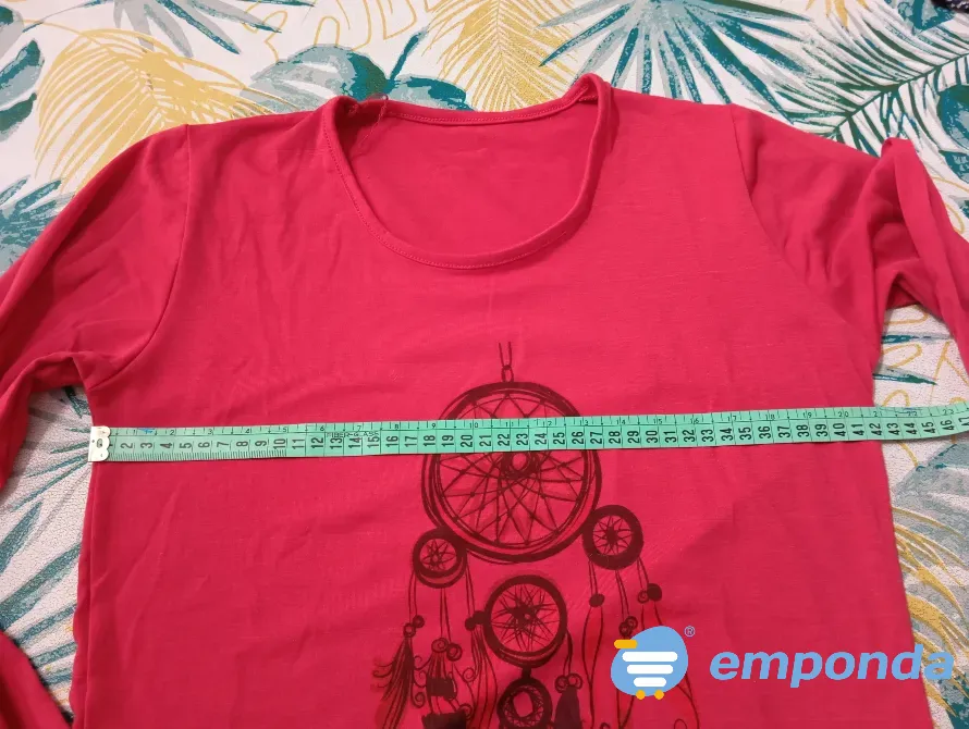 Remera manga larga roja con estampa (Nuevo s/etiq) Floresta - imagen 2