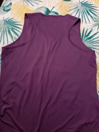 Musculosa deportiva. IMPECABLE Floresta