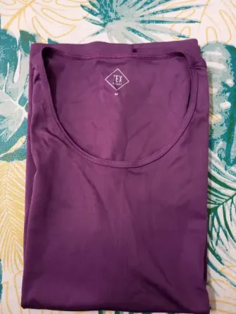 Musculosa deportiva. IMPECABLE Floresta