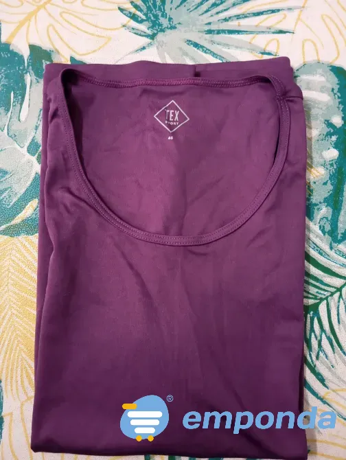 Musculosa deportiva. IMPECABLE Floresta - imagen 4