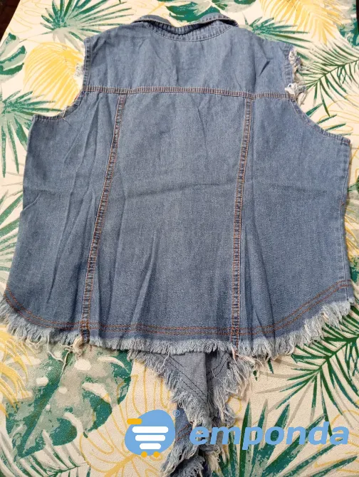 Chaleco de jean. IMPECABLE Floresta - imagen 4