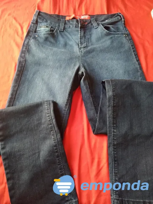 Pantalon, jean elastizado tiro alto. IMPECABLE Floresta - imagen 2