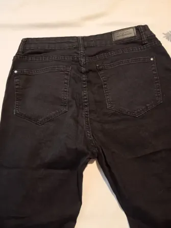 Pantalon, jean con pierna acordonada Floresta