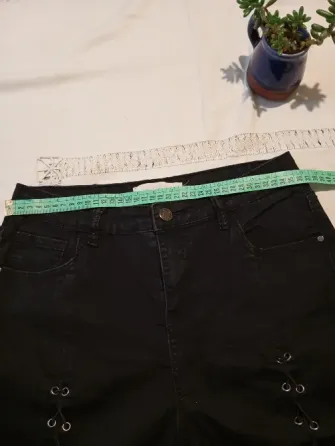 Pantalon, jean con pierna acordonada Floresta