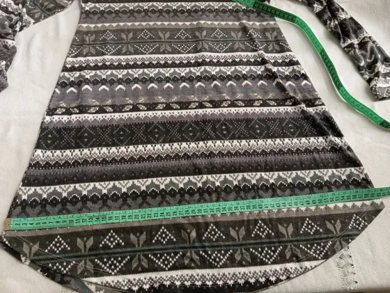 Vestido evase manga larga. IMPECABLE Floresta