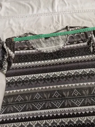 Vestido evase manga larga. IMPECABLE Floresta