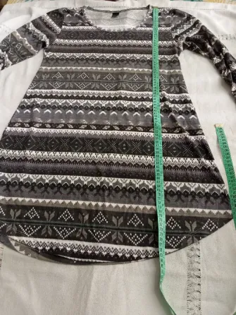 Vestido evase manga larga. IMPECABLE Floresta