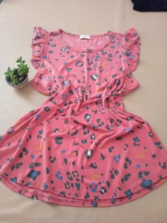 Remera estampada y manga volado. IMPECABLE Floresta