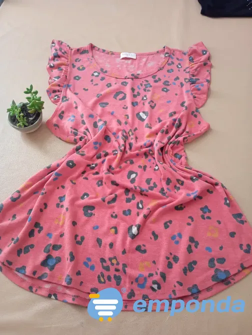 Remera estampada y manga volado. IMPECABLE Floresta - imagen 4