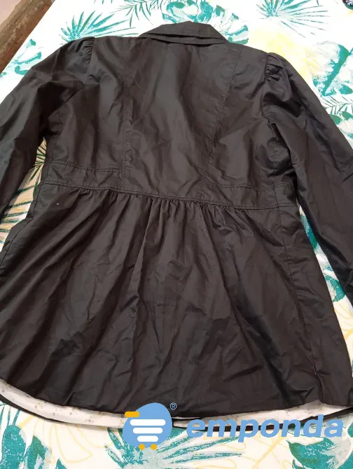 Trench abotonado. IMPECABLE Floresta - imagen 7