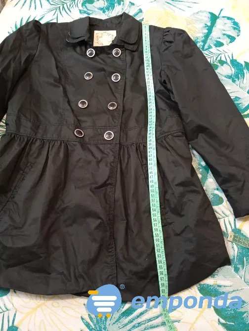 Trench abotonado. IMPECABLE Floresta - imagen 1