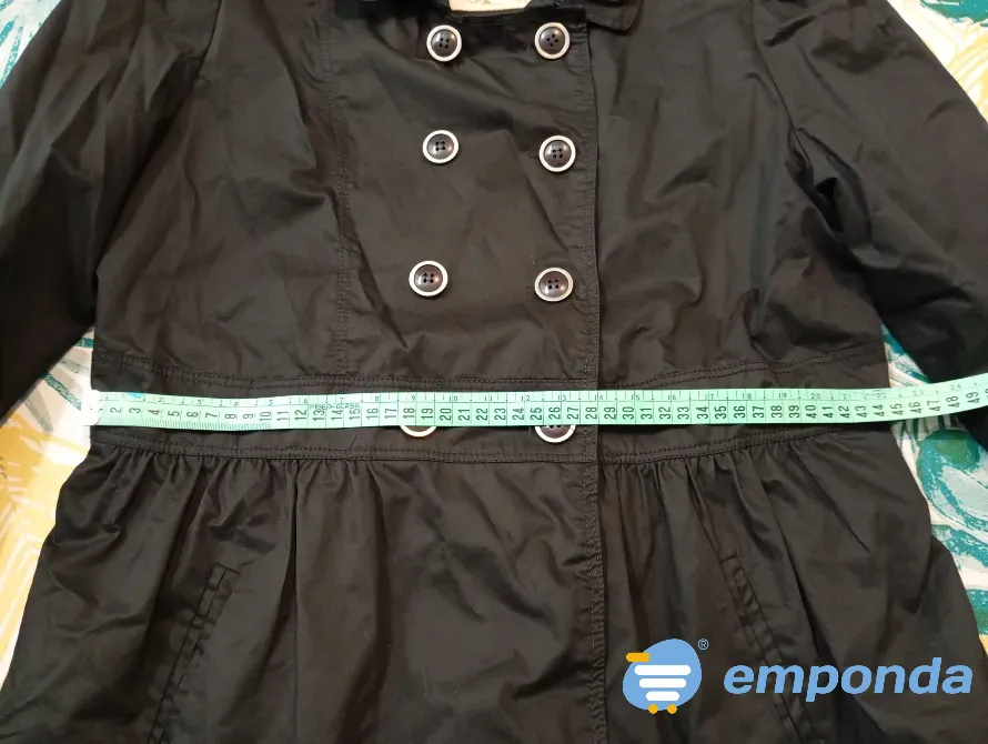 Trench abotonado. IMPECABLE Floresta - imagen 3