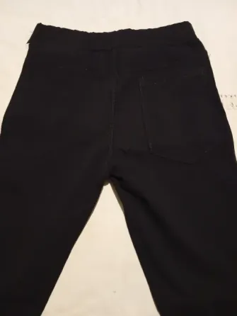 Pantalon tipo babucha elastizada, negro con linea Floresta