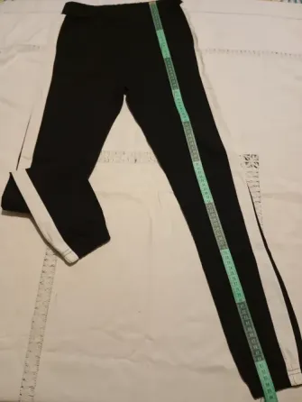Pantalon tipo babucha elastizada, negro con linea Floresta