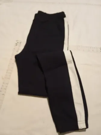 Pantalon tipo babucha elastizada, negro con linea Floresta