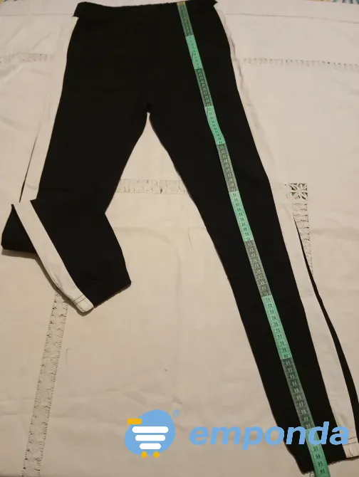 Pantalon tipo babucha elastizada, negro con linea Floresta - imagen 1