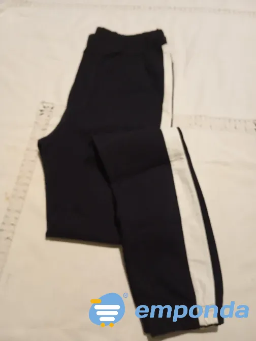 Pantalon tipo babucha elastizada, negro con linea Floresta - imagen 6