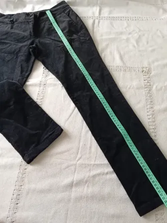 Pantalon elastizado tipo corderoy. Impecable Floresta