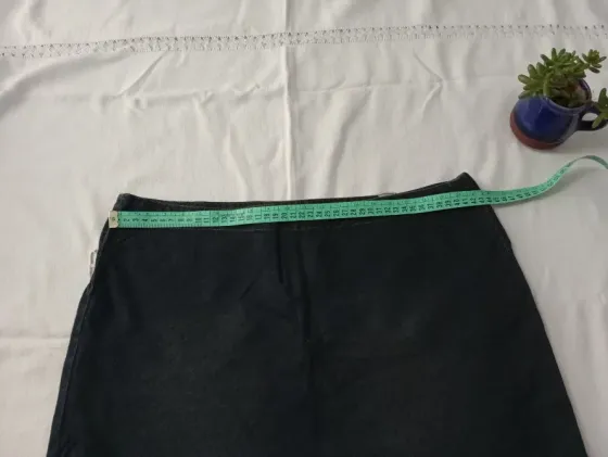 Pollera 3/4, rigida de jean. IMPECABLE Floresta