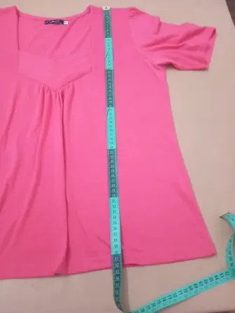 Remera con frunce en mangas. IMPECABLE Floresta