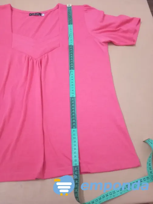 Remera con frunce en mangas. IMPECABLE Floresta - imagen 3