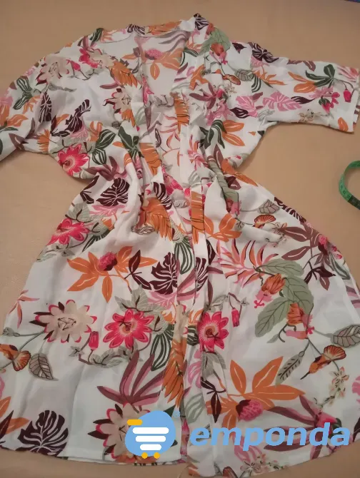 Kimono estampado manga corta. IMPECABLE ($ 6999) 146 T Floresta - imagen 4