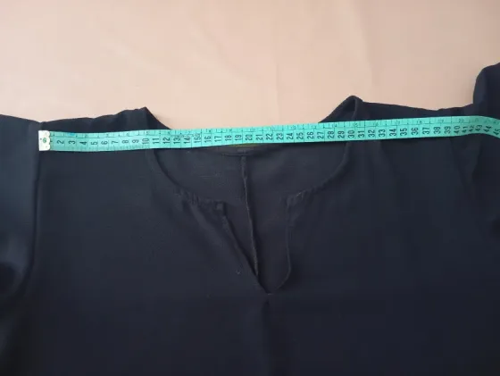 Musculosa elegante con volado en manga. IMPECABLE Floresta