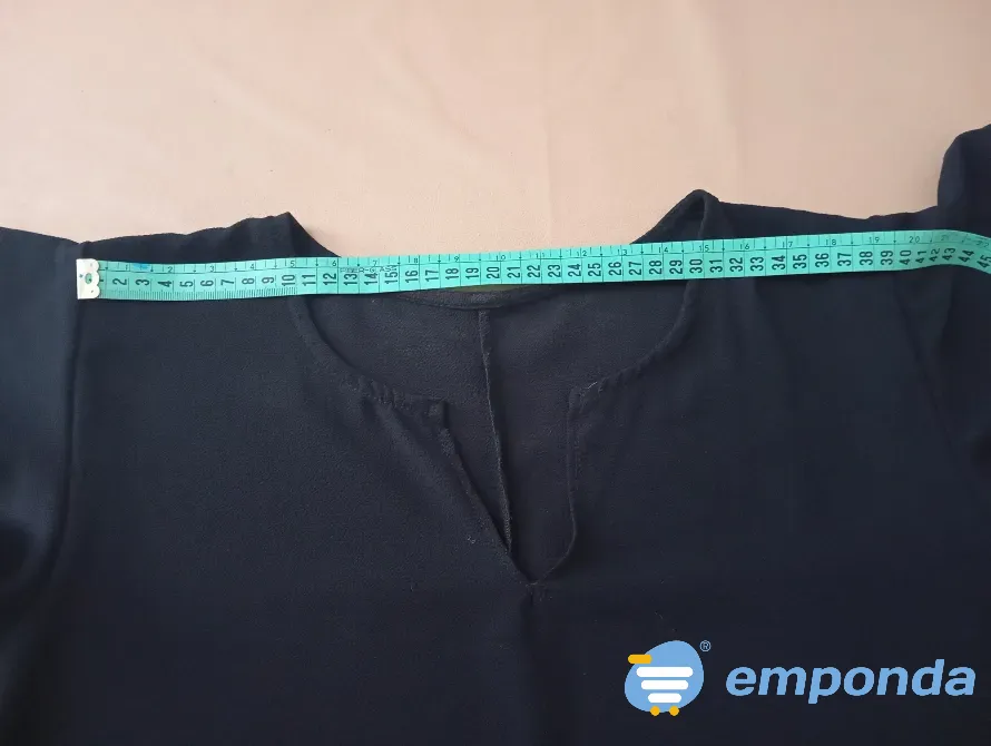 Musculosa elegante con volado en manga. IMPECABLE Floresta - imagen 3