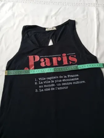 Musculosa super fresca "Paris". IMPECABLE Floresta