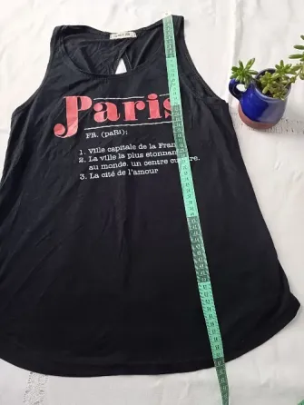 Musculosa super fresca "Paris". IMPECABLE Floresta