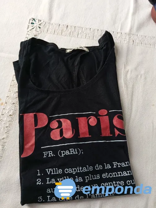 Musculosa super fresca "Paris". IMPECABLE Floresta - imagen 4