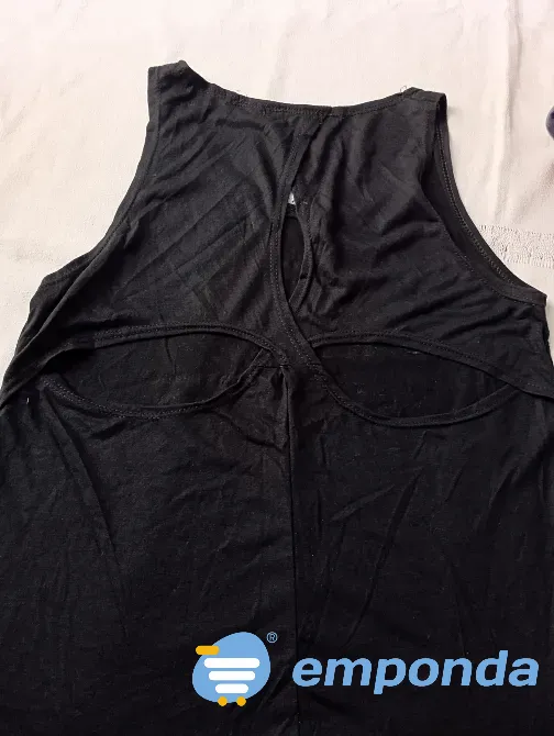 Musculosa super fresca "Paris". IMPECABLE Floresta - imagen 3