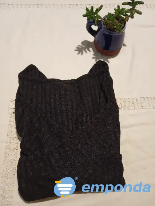 Remera manga ¾, escote cruzado. IMPECABLE Floresta - imagen 4